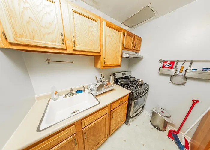 Ground Floor Williamsburg Private Bedroom Near Subway