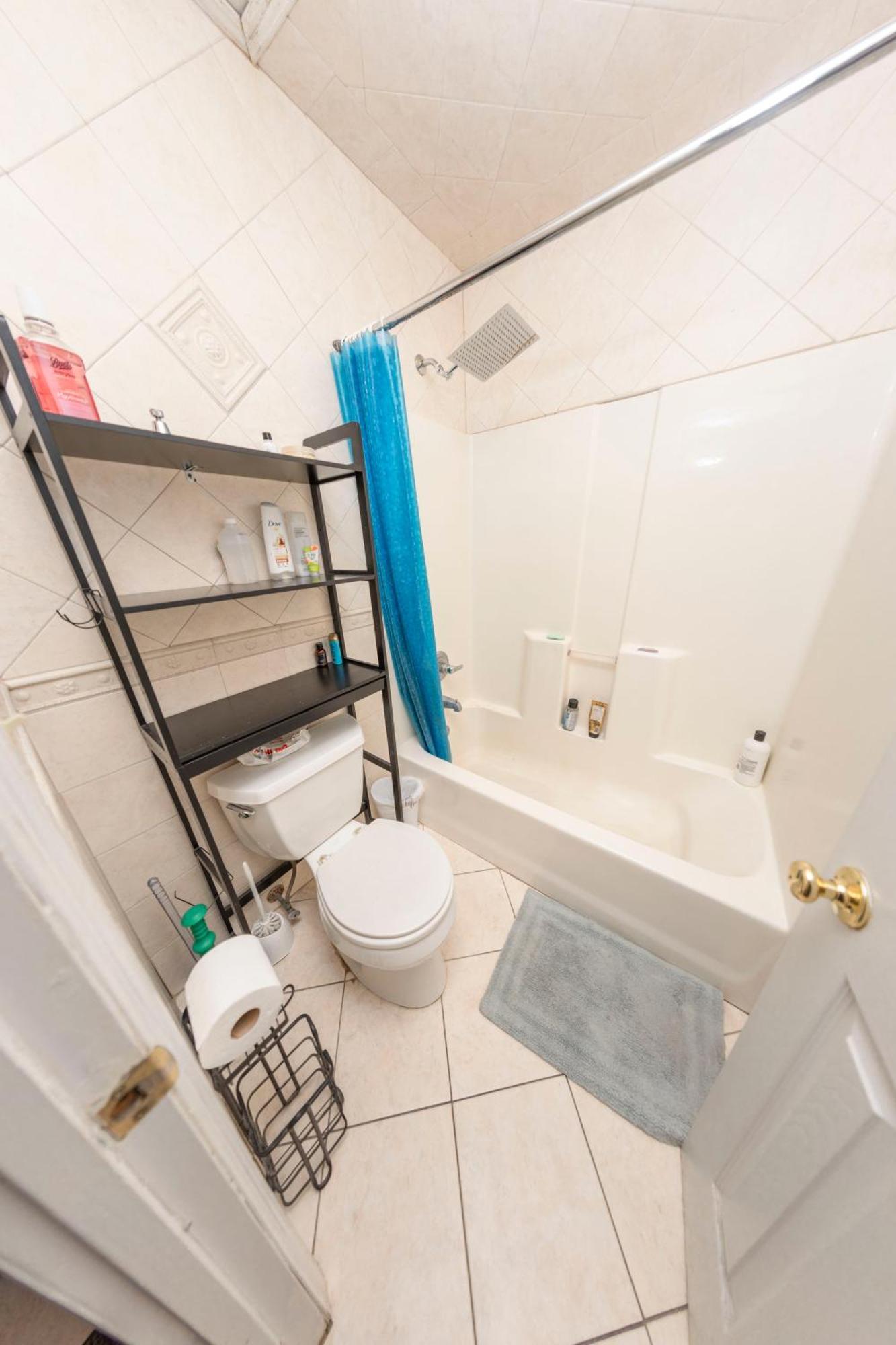 Ground Floor Williamsburg Private Bedroom Near Subway Privatunterkunft New York